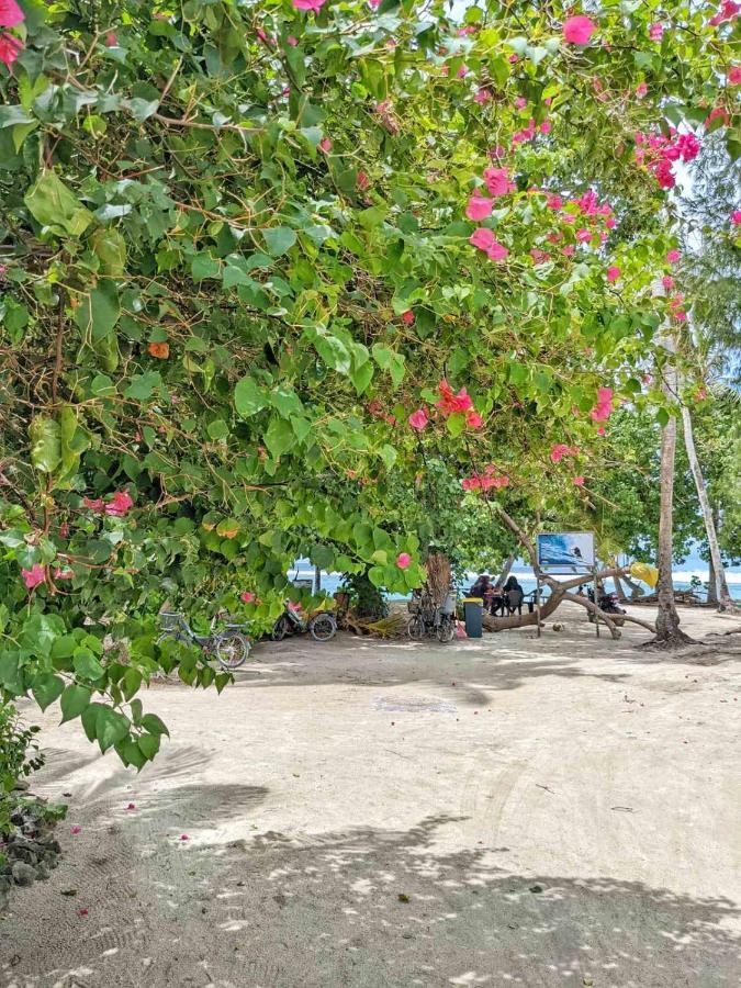 Hotel Dhoadhi Retreat Thulusdhoo Esterno foto